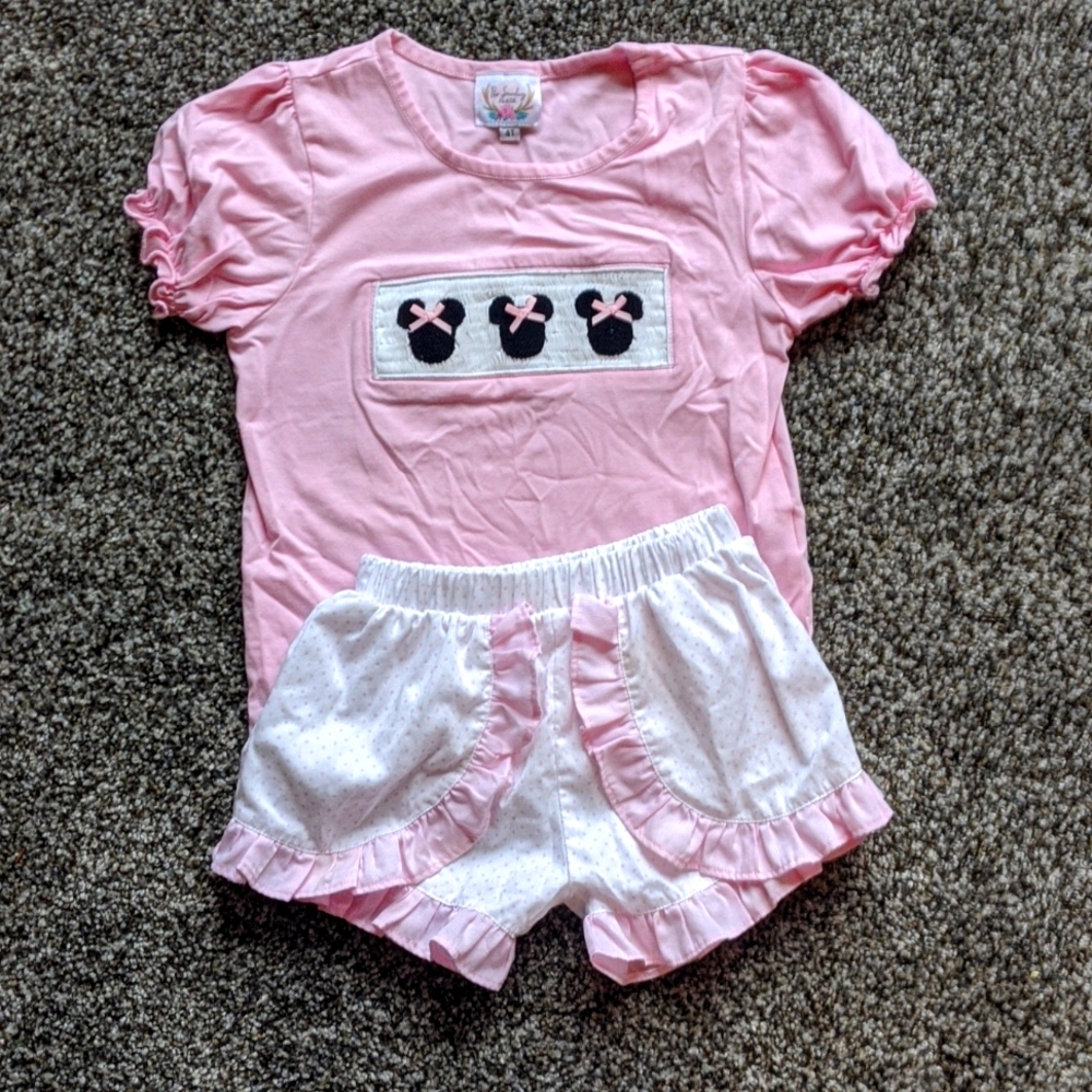 The Smocking Place Disney Minnie Mouse outfit